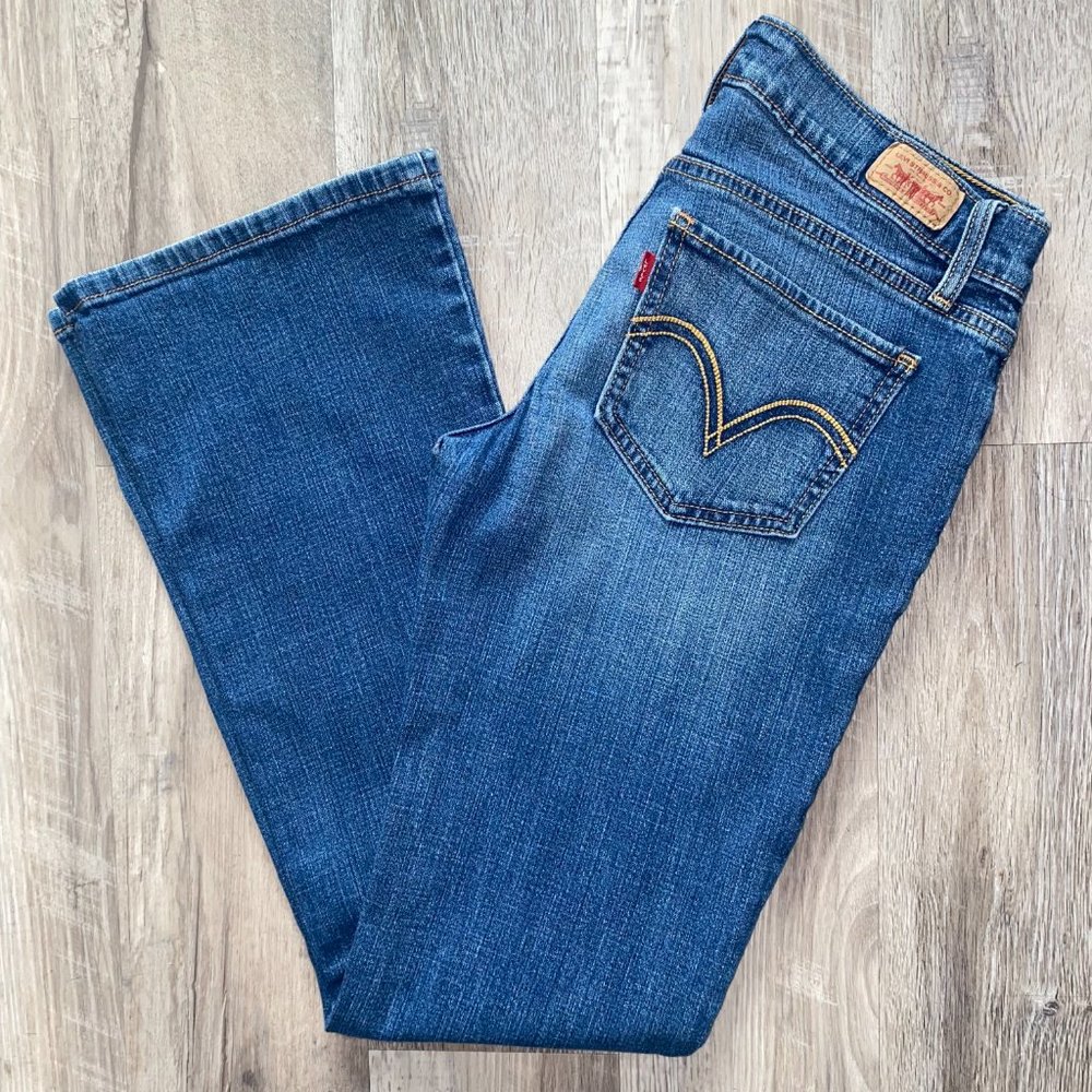 Vintage 2000s Levi's Low rise Flare Jeans with Stretch - Picture 7 of 8